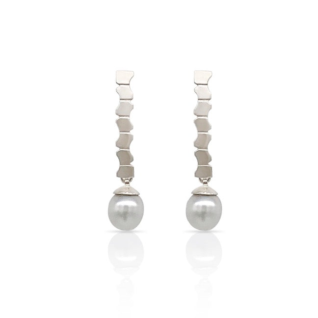 EG-Speiser-ElaineSpeiser-jewelry-jewellery-sterling-silver-tahitian-pearl-grey-handmade-handcrafted-artisan-earrings-statement-dangle-drop-post-timeless-style-elegant-unique.